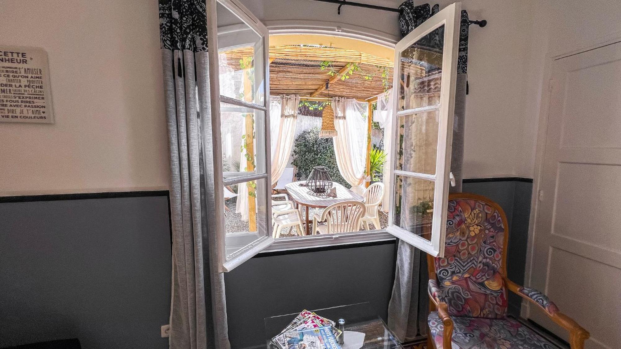 Reve D'Azur, 2 Chambres, Maison Julia En Bord De Mer A La Nartelle, Piscine Partagee, Parking & Terrasse Bbq, Wifi Et Draps Inclus Plage A Pied Sainte-Maxime Dış mekan fotoğraf