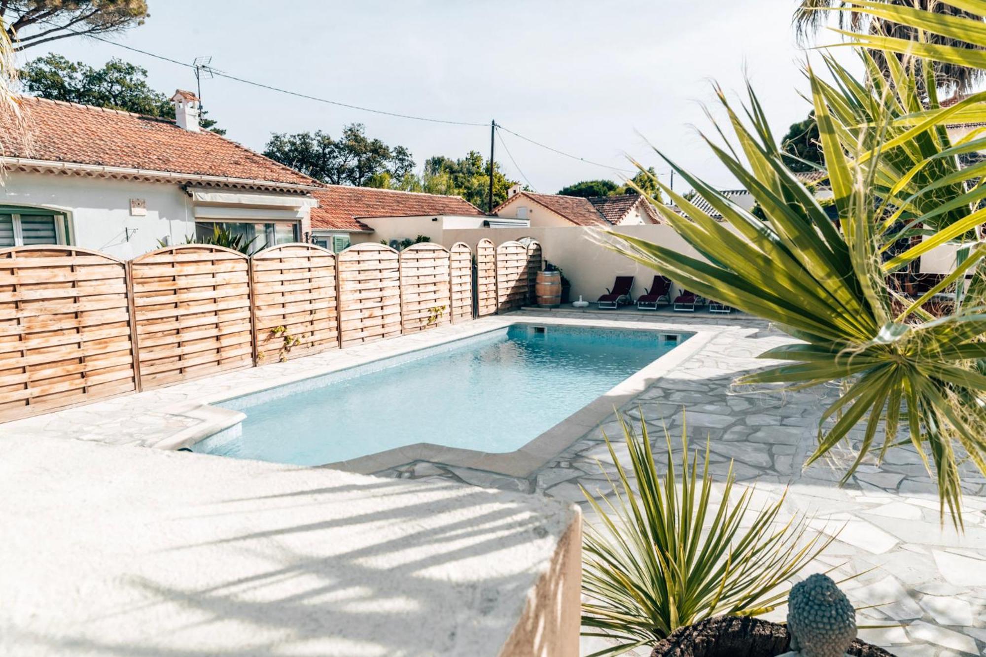 Reve D'Azur, 2 Chambres, Maison Julia En Bord De Mer A La Nartelle, Piscine Partagee, Parking & Terrasse Bbq, Wifi Et Draps Inclus Plage A Pied Sainte-Maxime Dış mekan fotoğraf