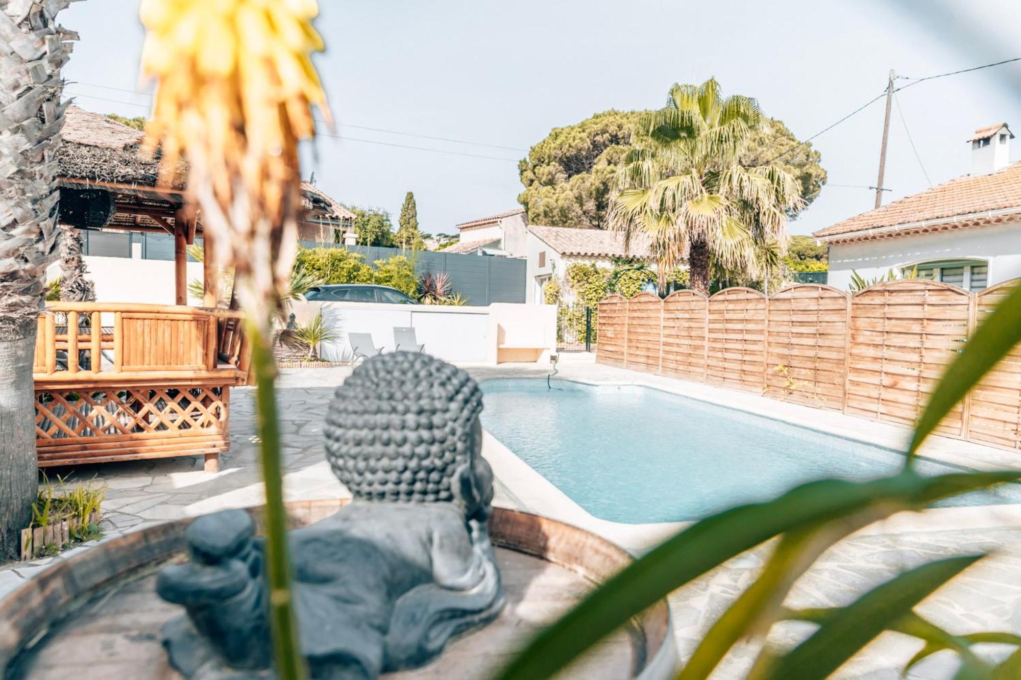Reve D'Azur, 2 Chambres, Maison Julia En Bord De Mer A La Nartelle, Piscine Partagee, Parking & Terrasse Bbq, Wifi Et Draps Inclus Plage A Pied Sainte-Maxime Dış mekan fotoğraf