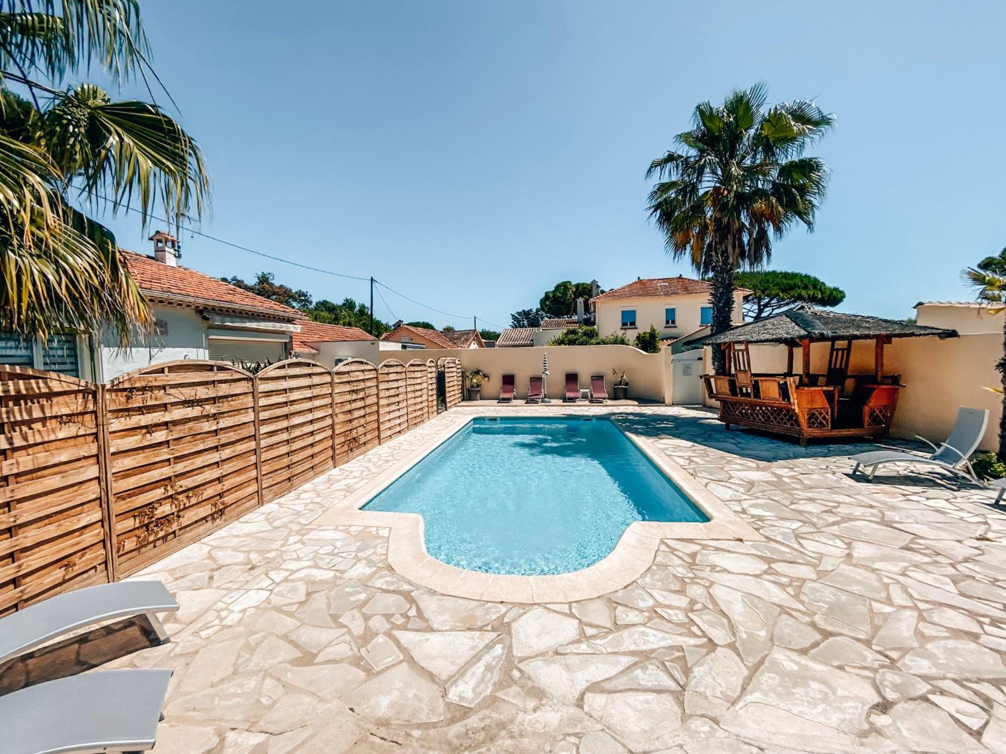 Reve D'Azur, 2 Chambres, Maison Julia En Bord De Mer A La Nartelle, Piscine Partagee, Parking & Terrasse Bbq, Wifi Et Draps Inclus Plage A Pied Sainte-Maxime Dış mekan fotoğraf