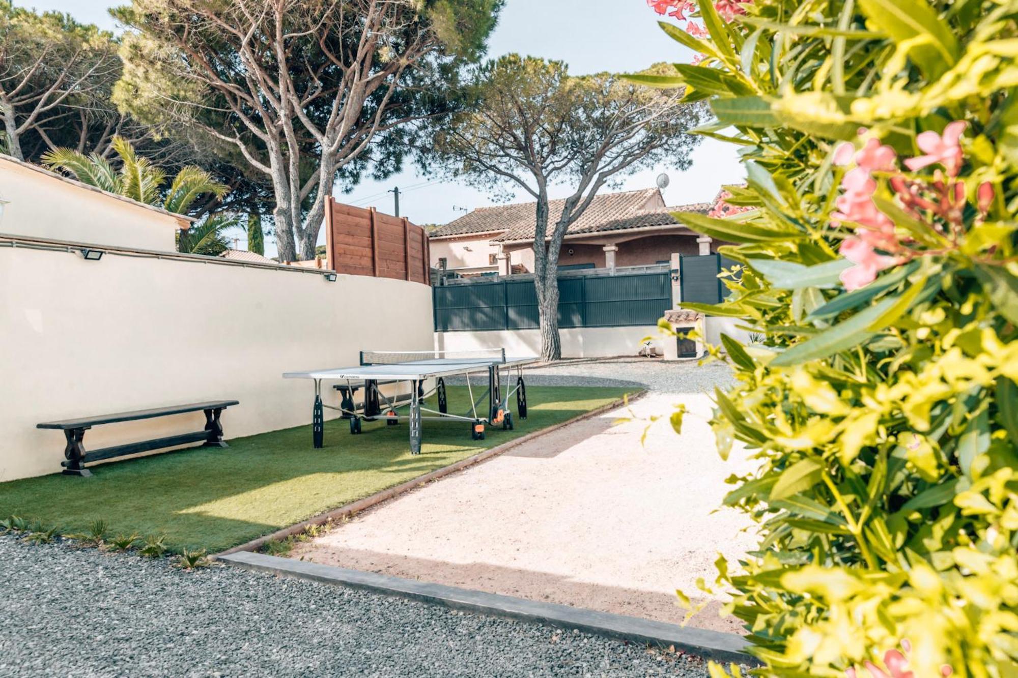 Reve D'Azur, 2 Chambres, Maison Julia En Bord De Mer A La Nartelle, Piscine Partagee, Parking & Terrasse Bbq, Wifi Et Draps Inclus Plage A Pied Sainte-Maxime Dış mekan fotoğraf
