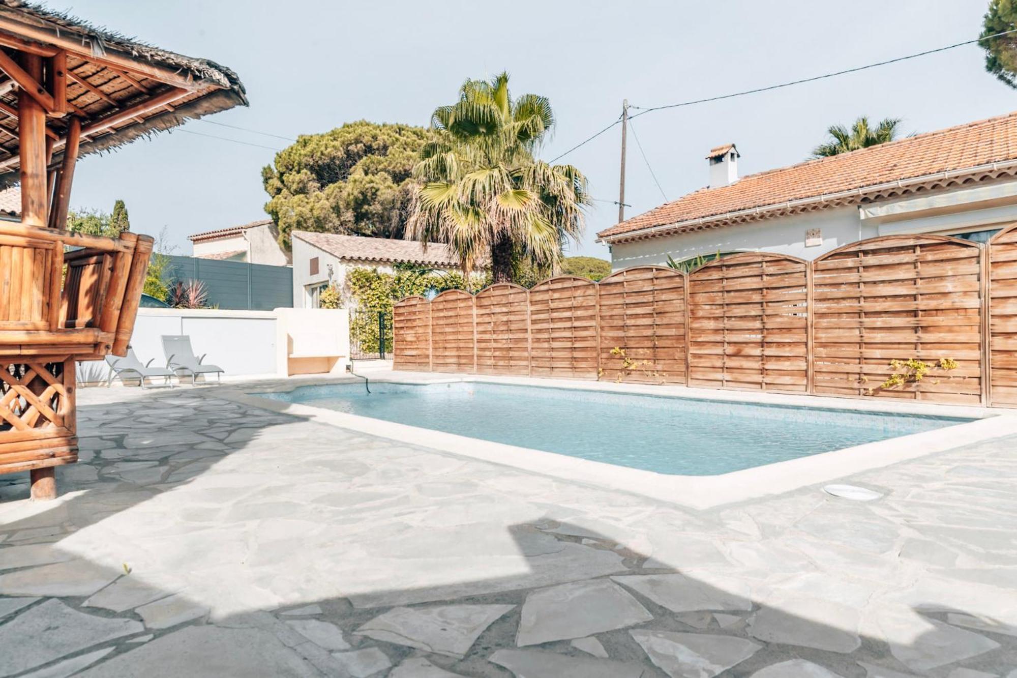 Reve D'Azur, 2 Chambres, Maison Julia En Bord De Mer A La Nartelle, Piscine Partagee, Parking & Terrasse Bbq, Wifi Et Draps Inclus Plage A Pied Sainte-Maxime Dış mekan fotoğraf